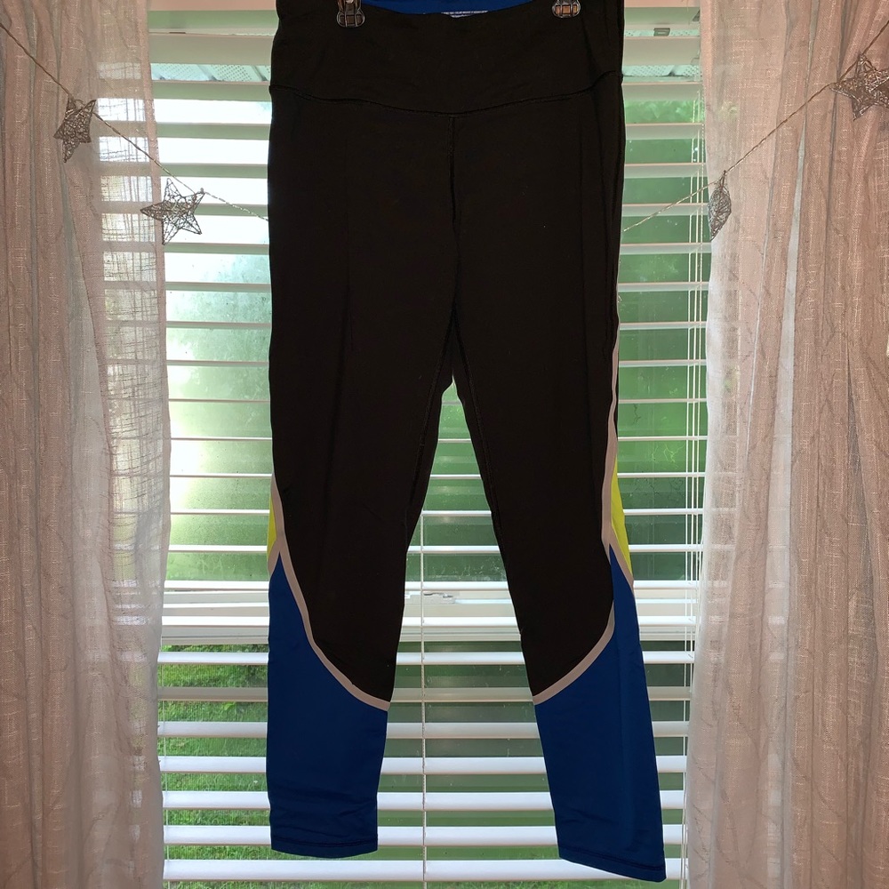 Victoria’s Secret Knockout Leggings